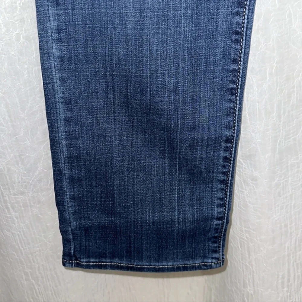 LEVI’S 6 Medium 28 x 30 Blue Wash Classic Straight Jeans